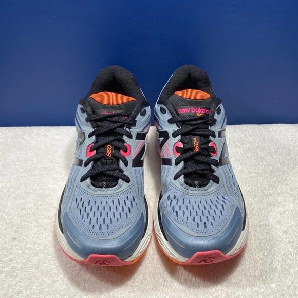New Balance‎ 860v8 Running Shoe Women’s  Sz 9.5 - Picture 2 of 8